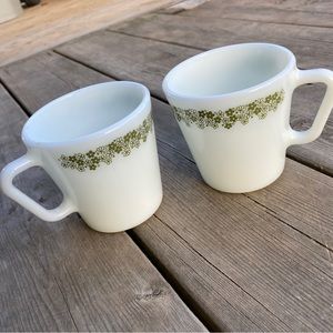 Pyrex Pair of Vintage Mugs